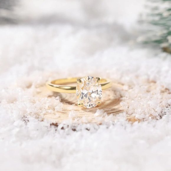 Stunning 2.00ctw Oval Diamond Engagement / Promise Ring 18k Yellow Gold - Picture 3 of 4